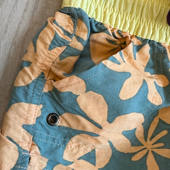 Patagonia Kids' Board  Print Shorts XS - Picture 12 of 12
